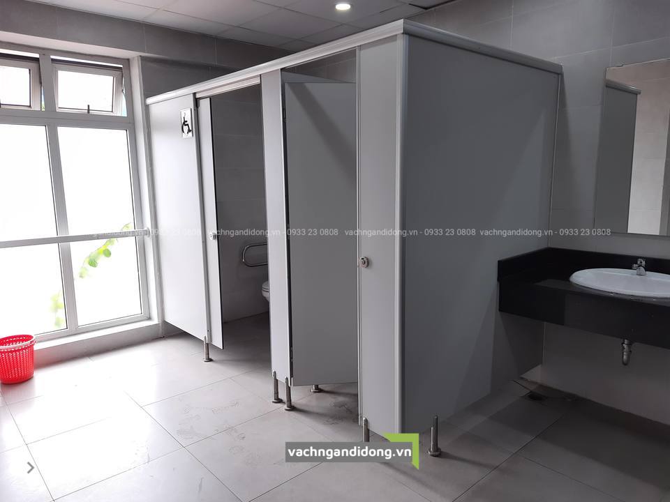 vách ngăn vệ sinh
